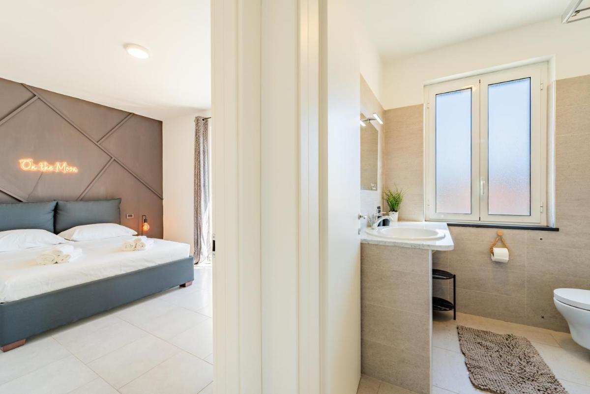 Skybnb APPARTMENTS 30 mt from the sea - Housity