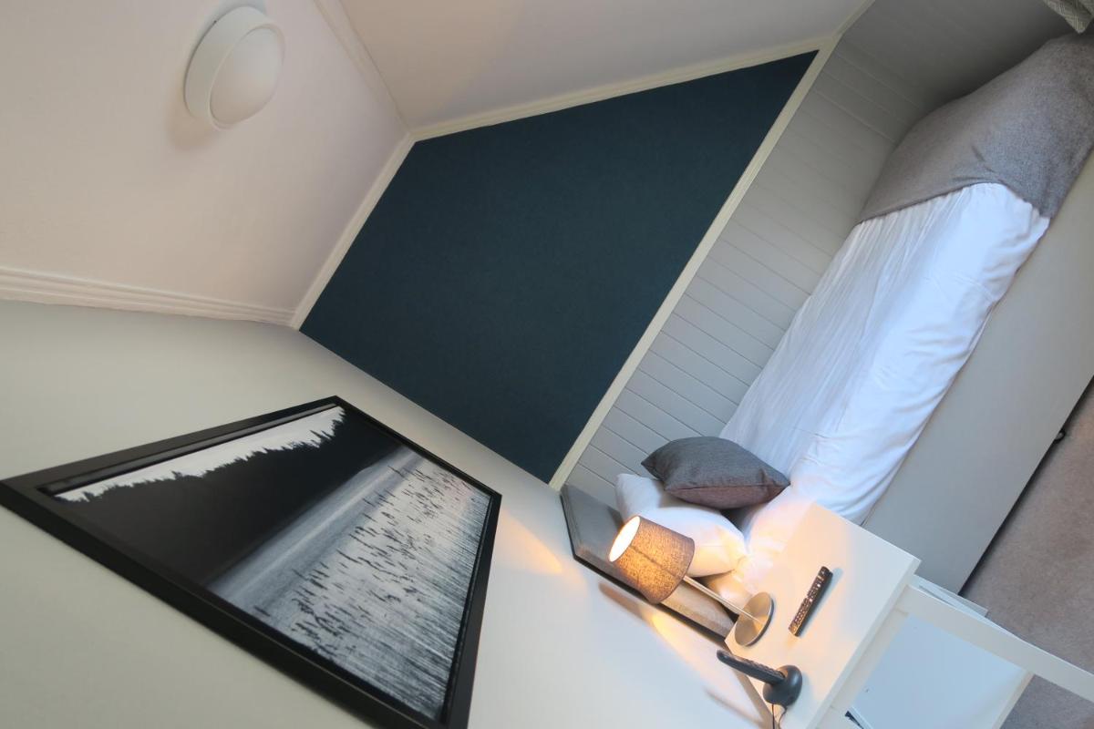 Ben Loyal Hotel - Housity