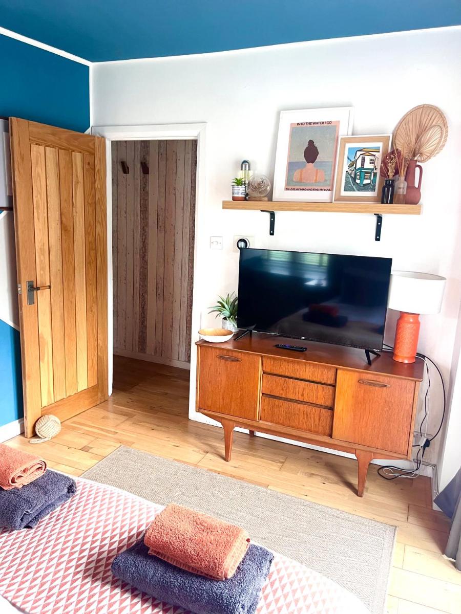 St Ives Balcony Flat TreCar - Housity