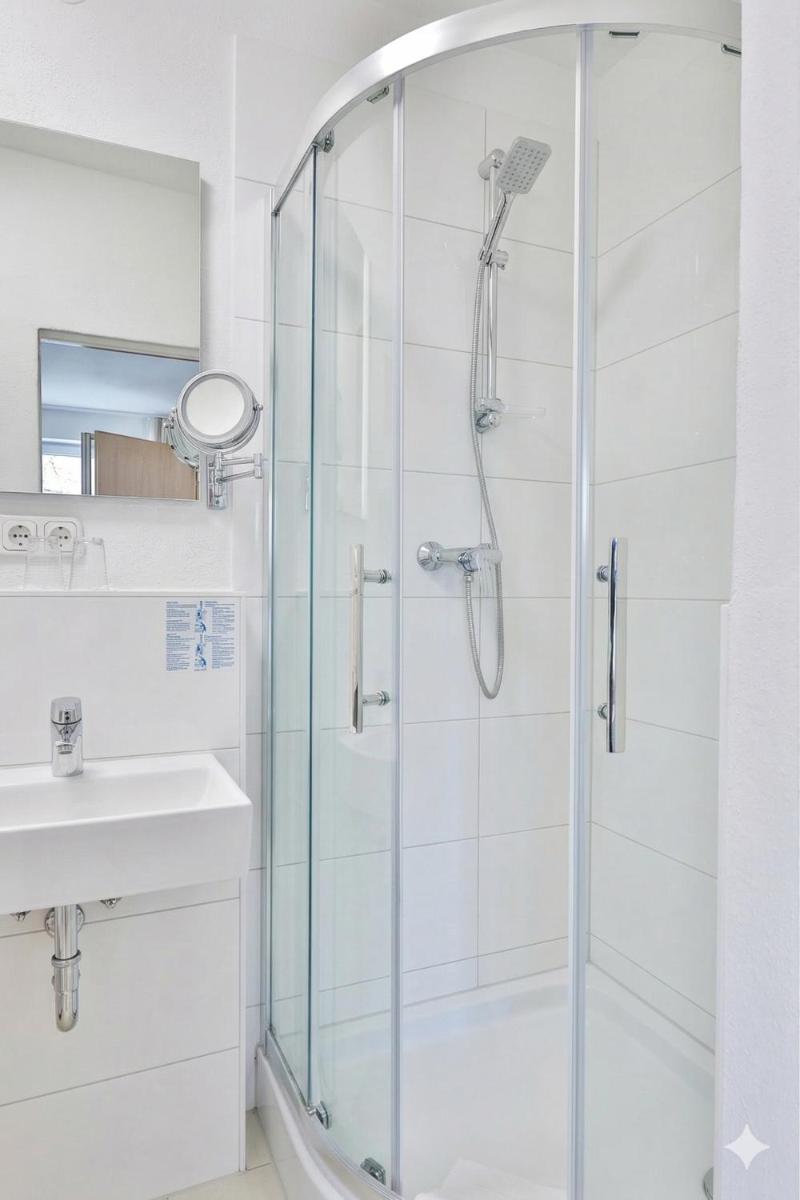 Hotel Hecht Garni - Housity