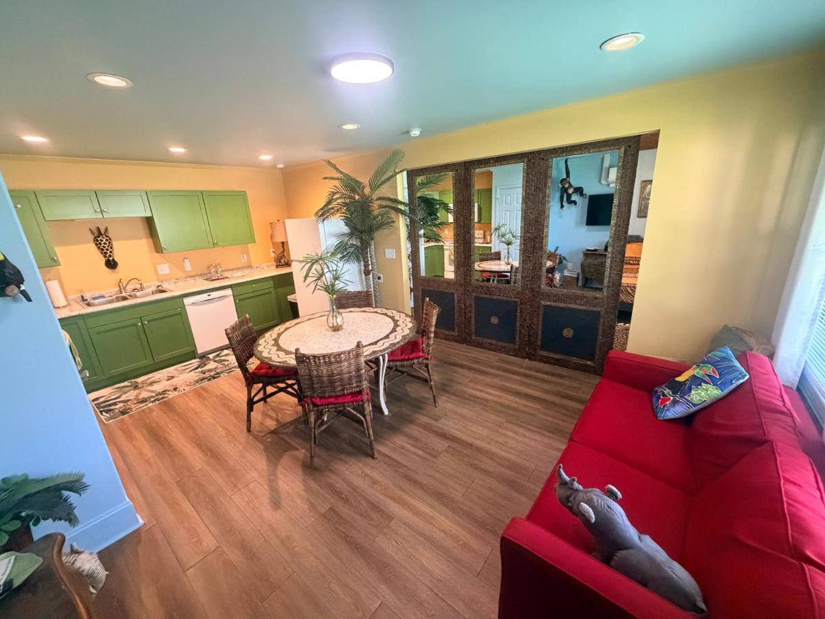 Historic Ziegler Inn and Suites with Whimsical Themed Rooms - Housity