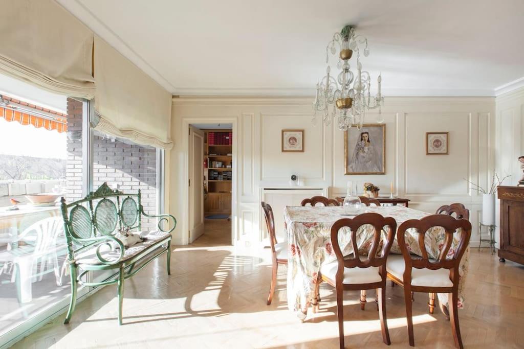 Modern B&B Somosaguas - Housity