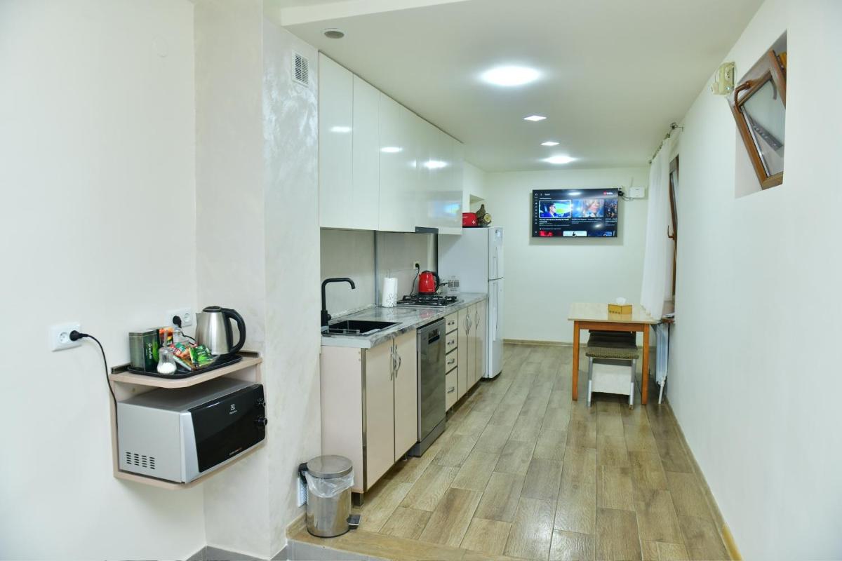 Hayi Tun Guest House - Housity