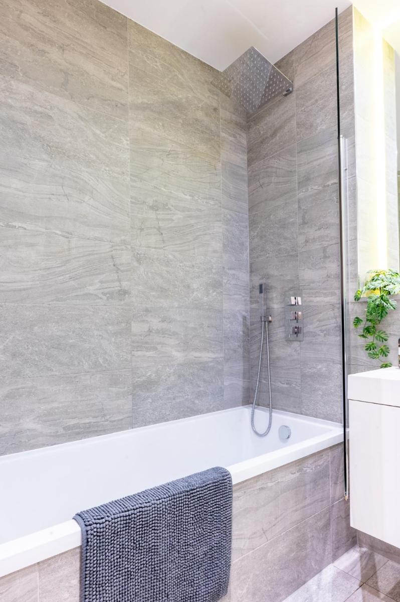 Pearl Bay - One bedroom Luxury Apartment in St Albans - Housity