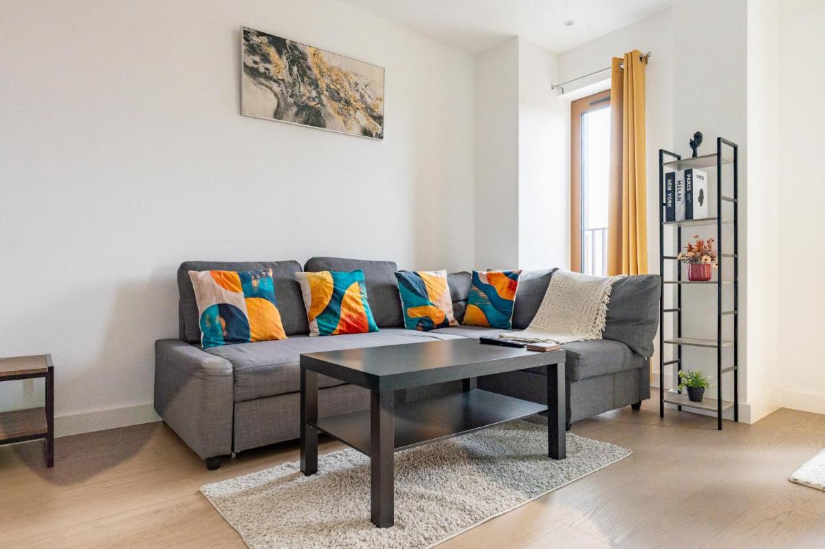 Pearl Bay - One bedroom Luxury Apartment in St Albans - Housity