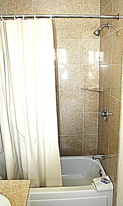 Civic Center Inn - Housity