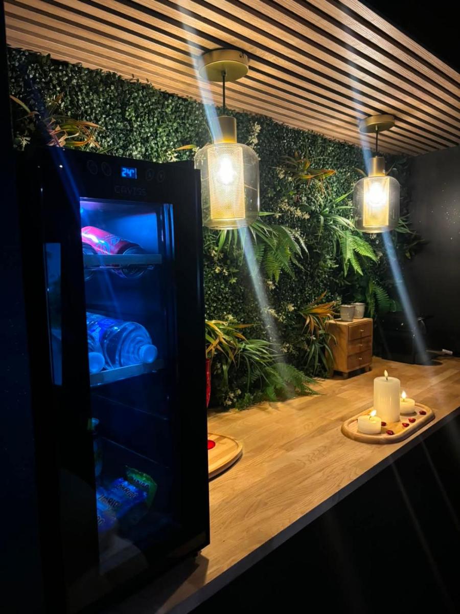 L'écrin Secret Suite & NETFLIX Aubagne-Cassis-Marseille - Housity
