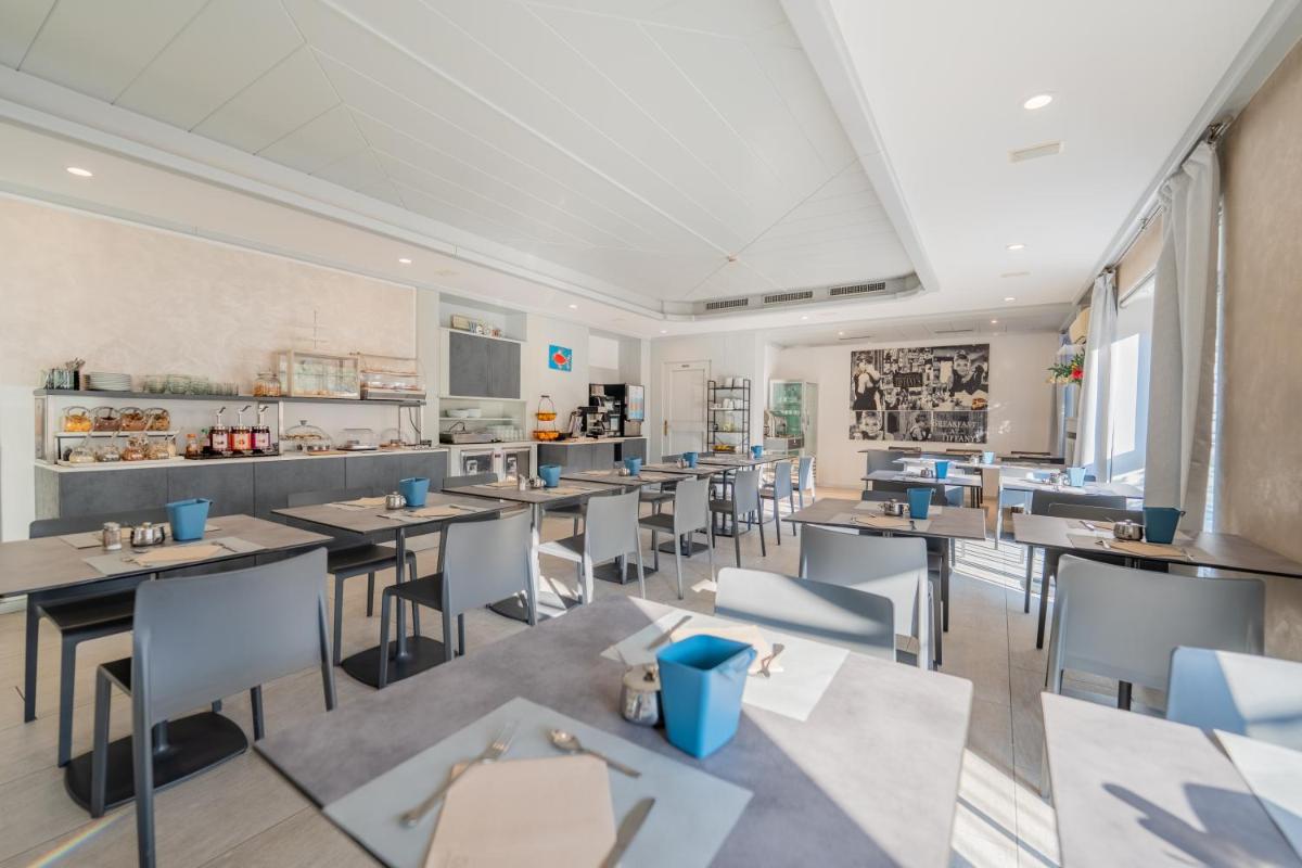 Hotel Aurora & Appartamenti - Housity