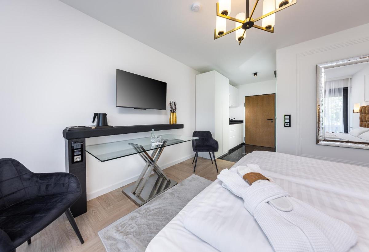 Ferienwohnung 213 Salinenparc Design Budget Hotel - Housity