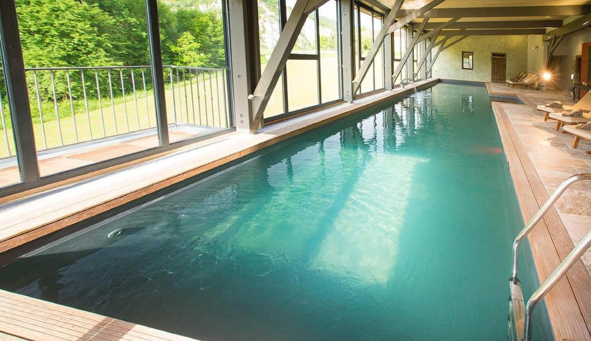 Piscine de l'établissement Hôtel-Spa Le Saint Cirq ou située à proximité