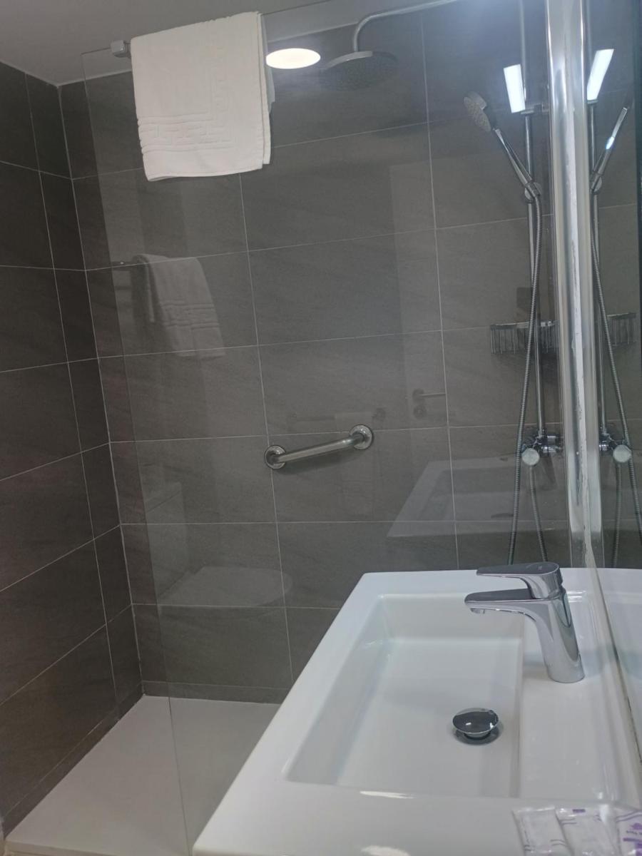 Apartamentos Corona Playa - Housity