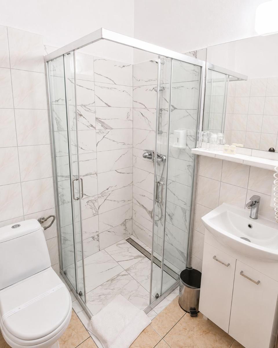 Hotel Relaks - Housity