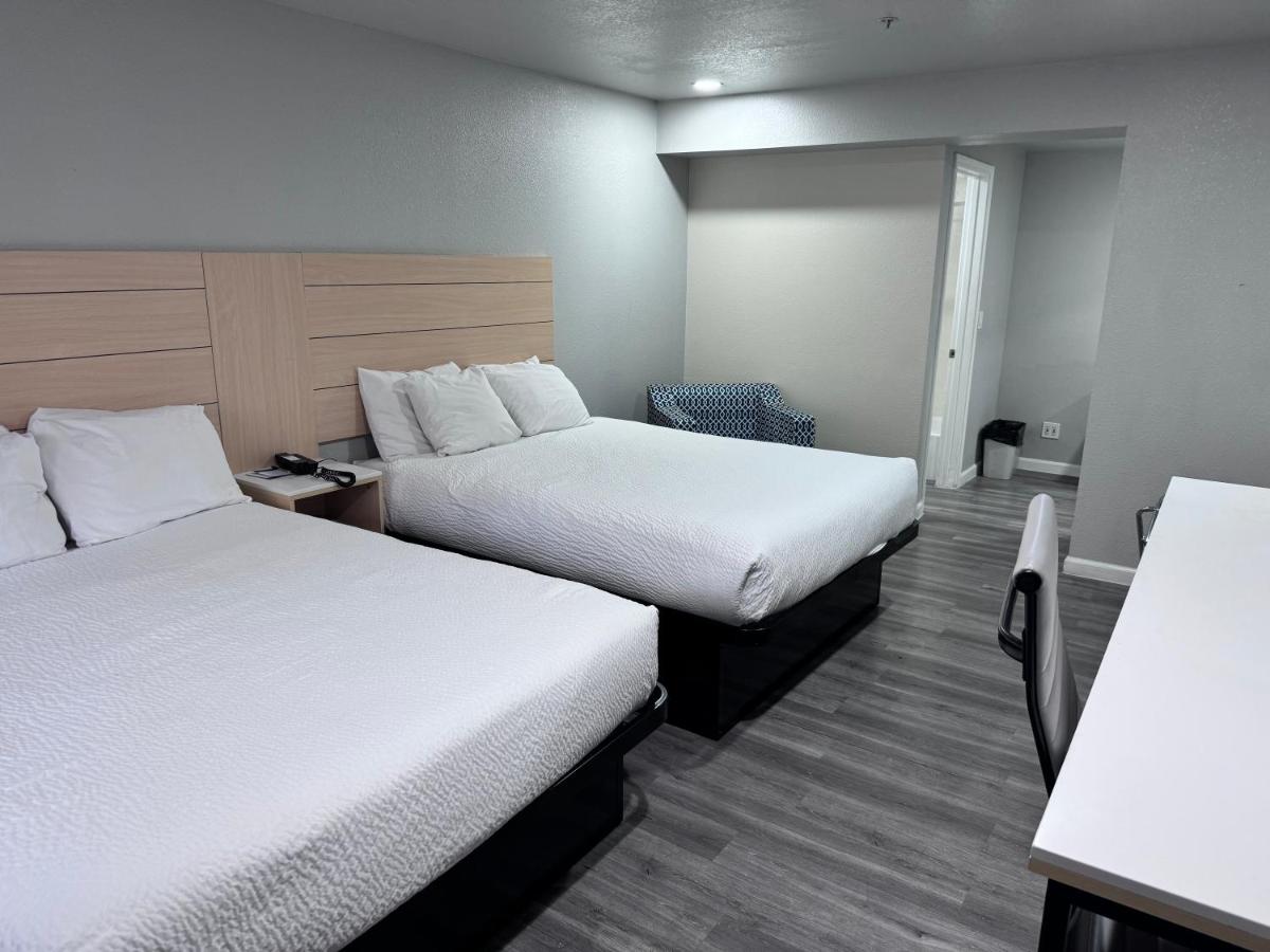 Travelodge by Wyndham Redding CA - Housity