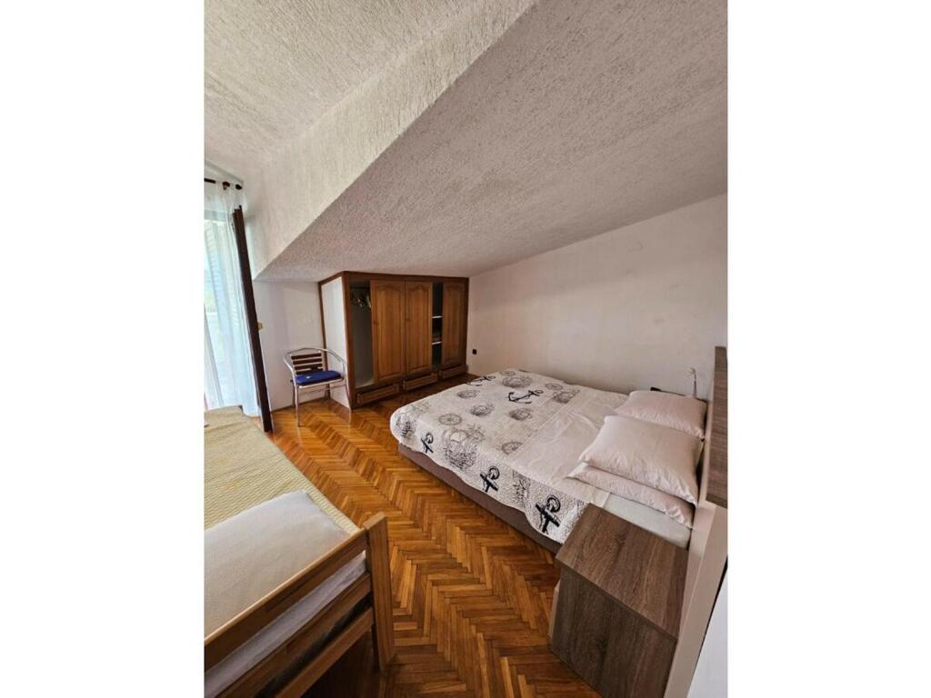 Apartment in Tribunj with balcony and parking - Housity