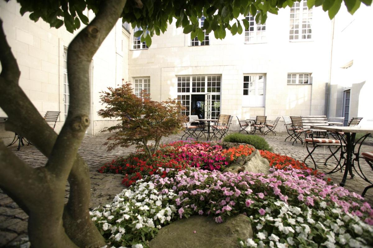 Jardin de l'établissement Hôtel Anne d'Anjou, The Originals Collection