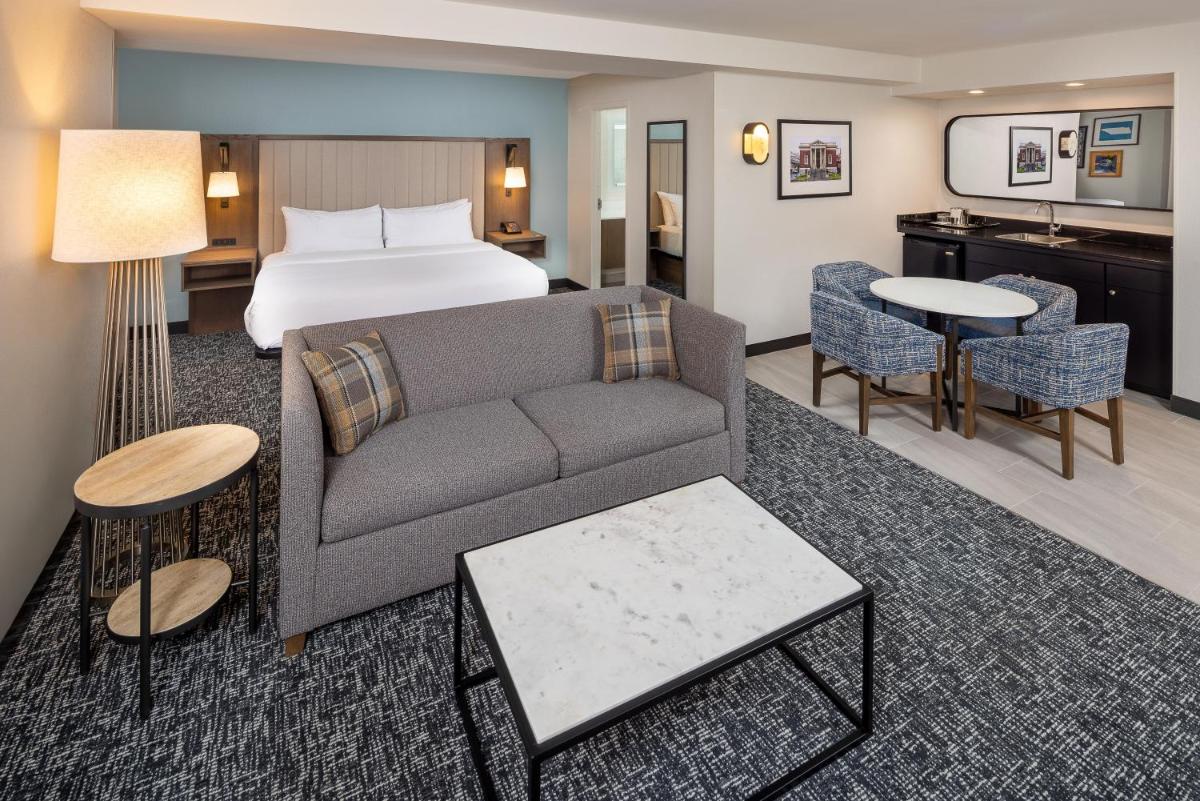 DoubleTree by Hilton Johnson City - Housity