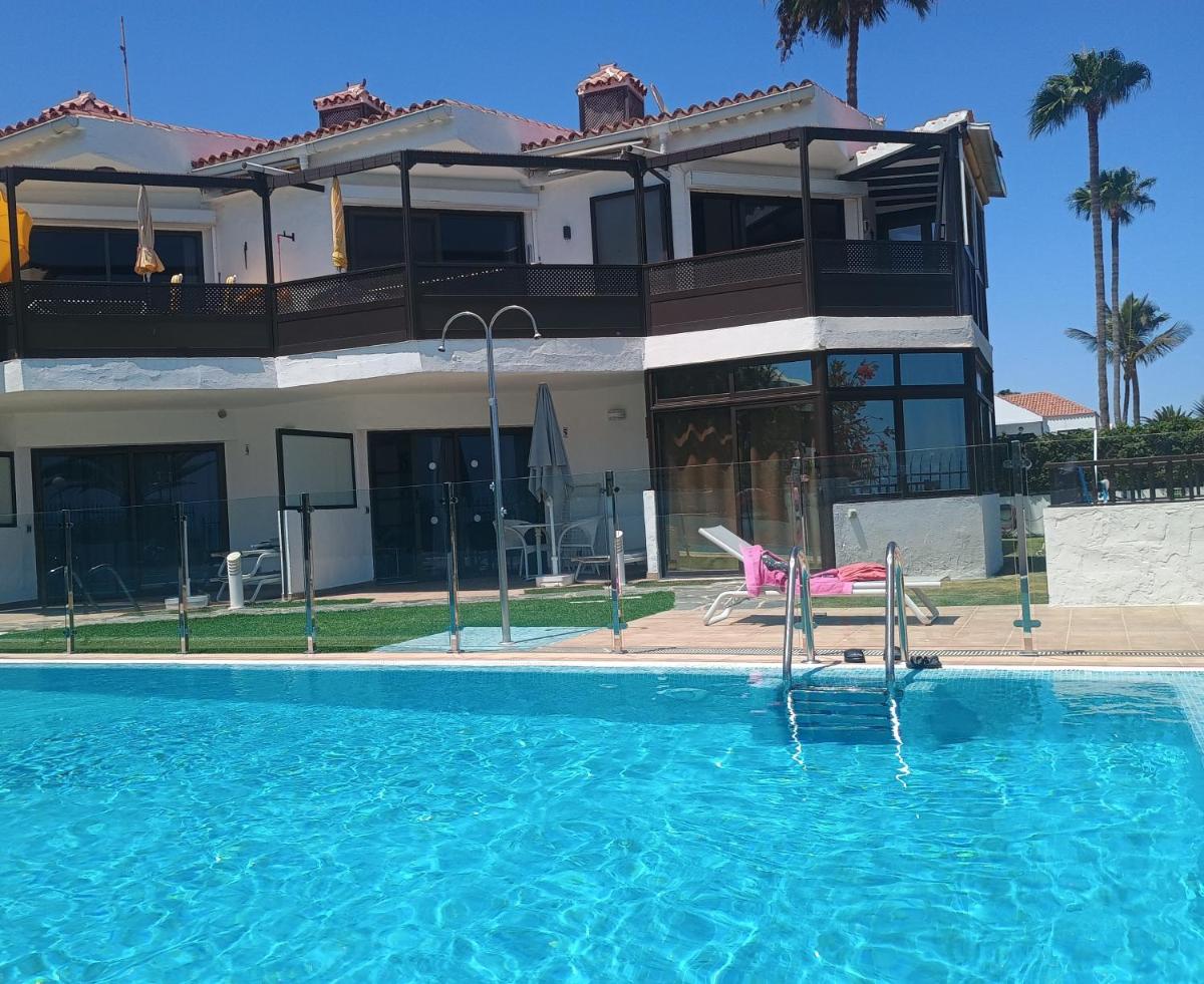 Apartamentos Corona Playa - Housity
