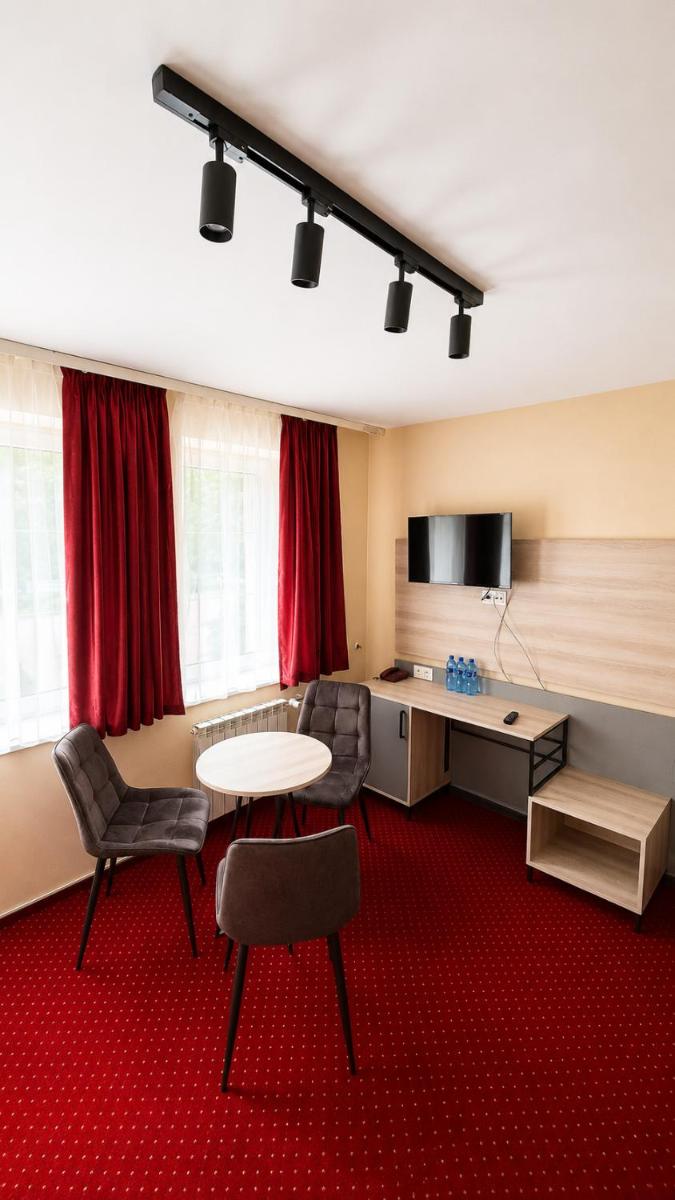 Hotel Relaks - Housity
