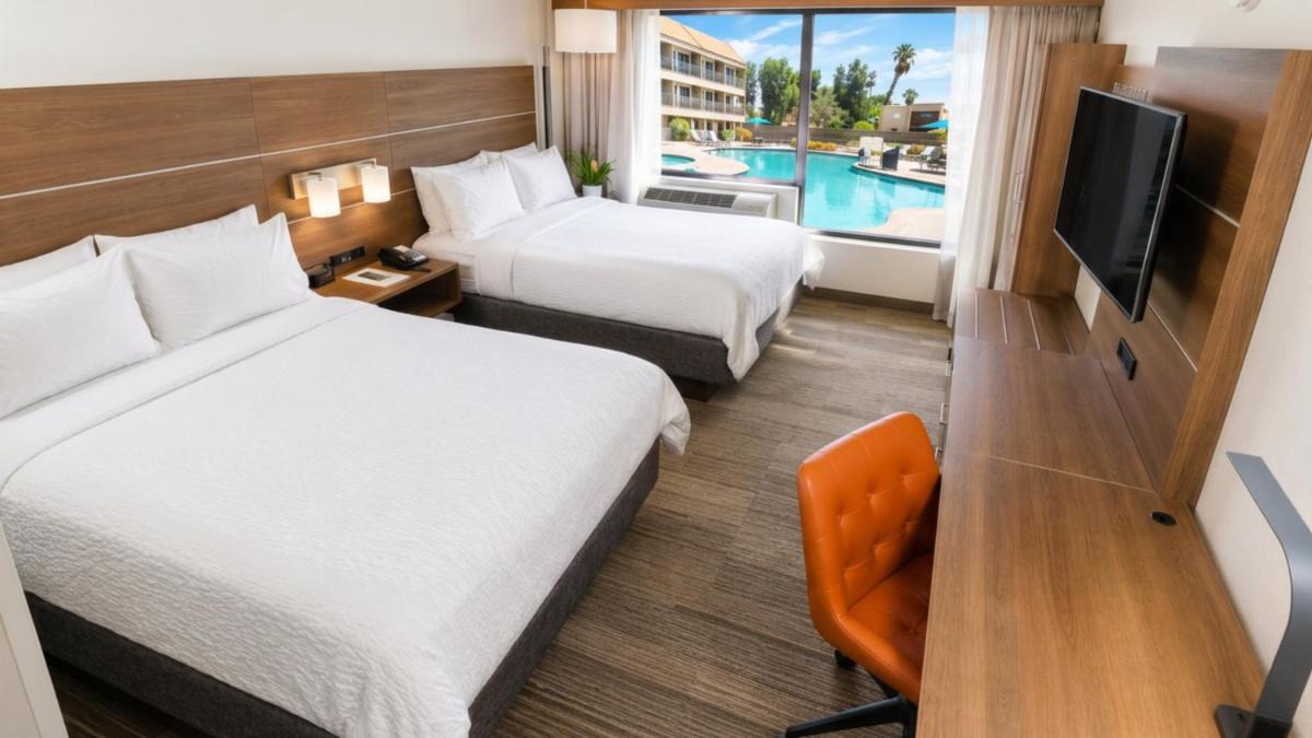 Holiday Inn Express Palm Desert by IHG - Housity