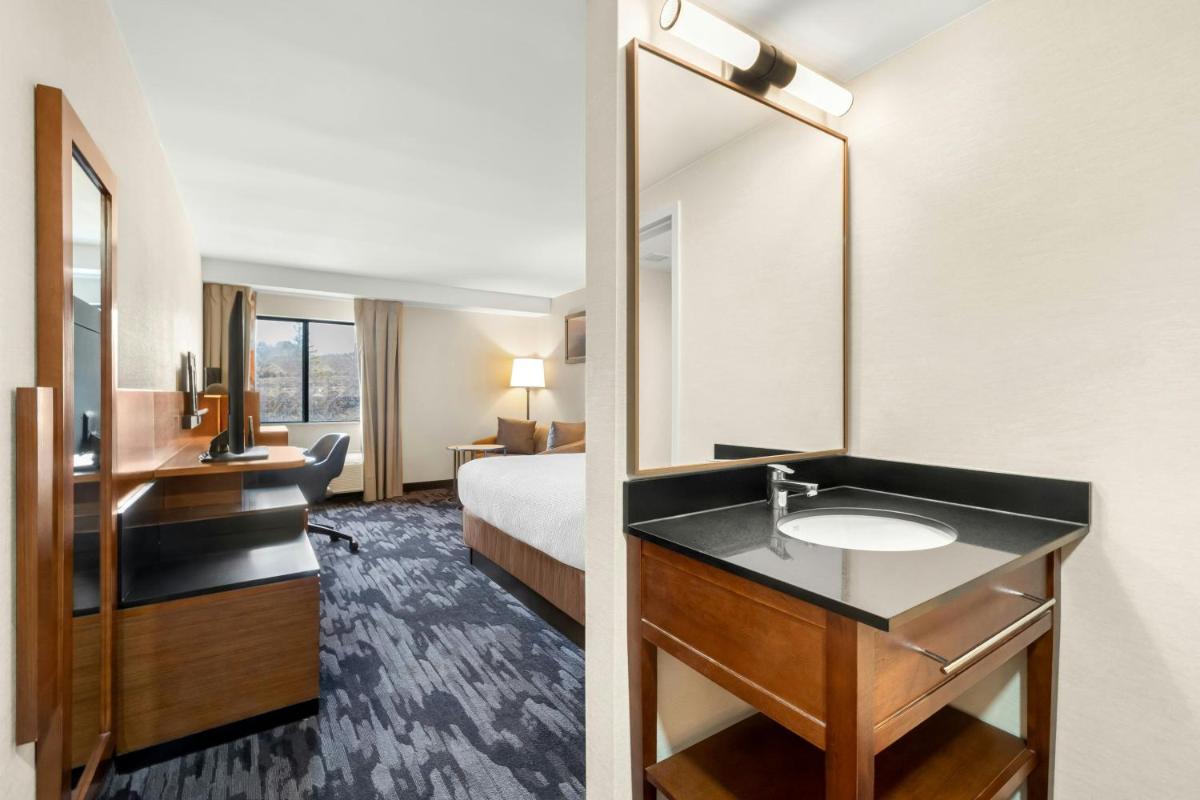 Fairfield Inn by Marriott Burlington Williston - Housity