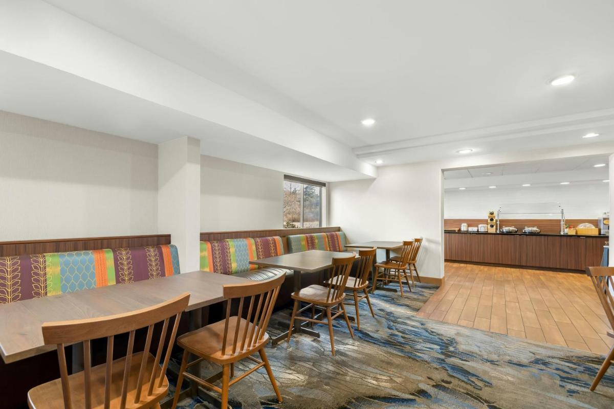 Fairfield Inn by Marriott Burlington Williston - Housity