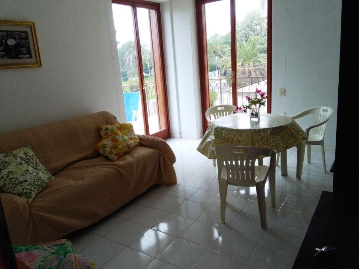 The House on the Beach - Housity