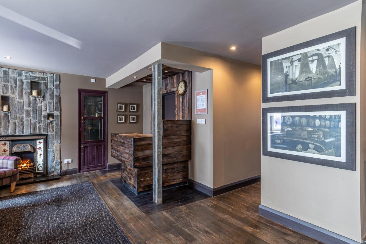 Lochside Hotel - Housity