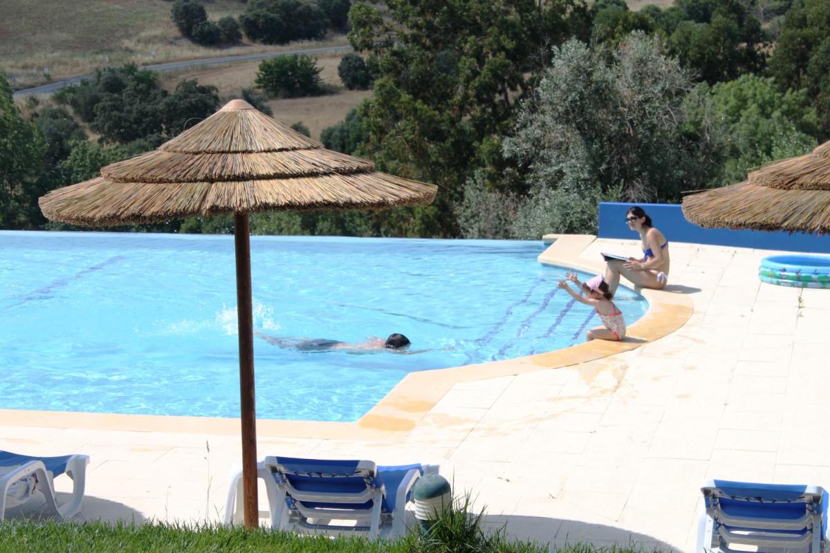 A piscina em ou perto de Hotel O Gato & Spa