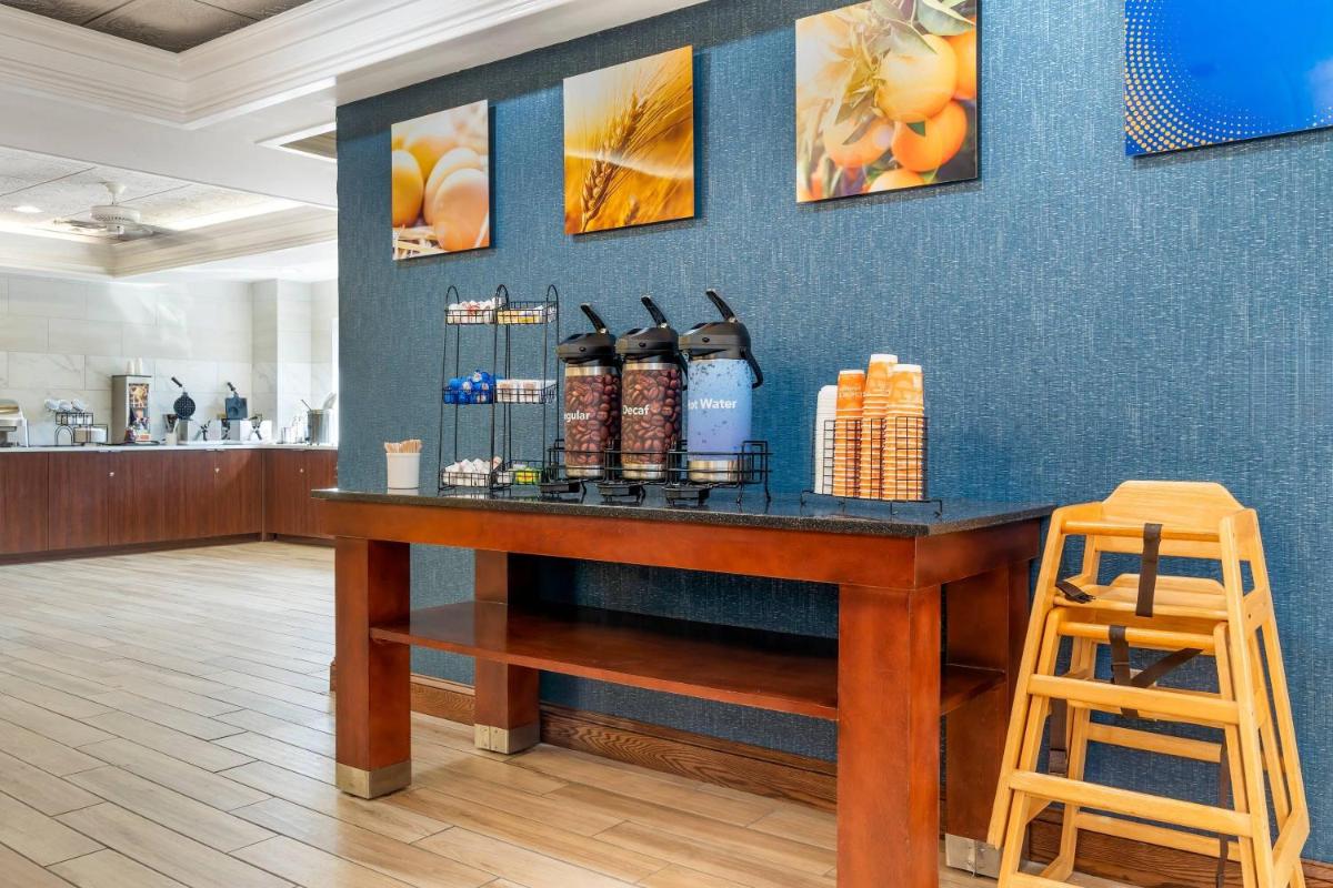 Comfort Inn & Suites LaVale - Cumberland - Housity