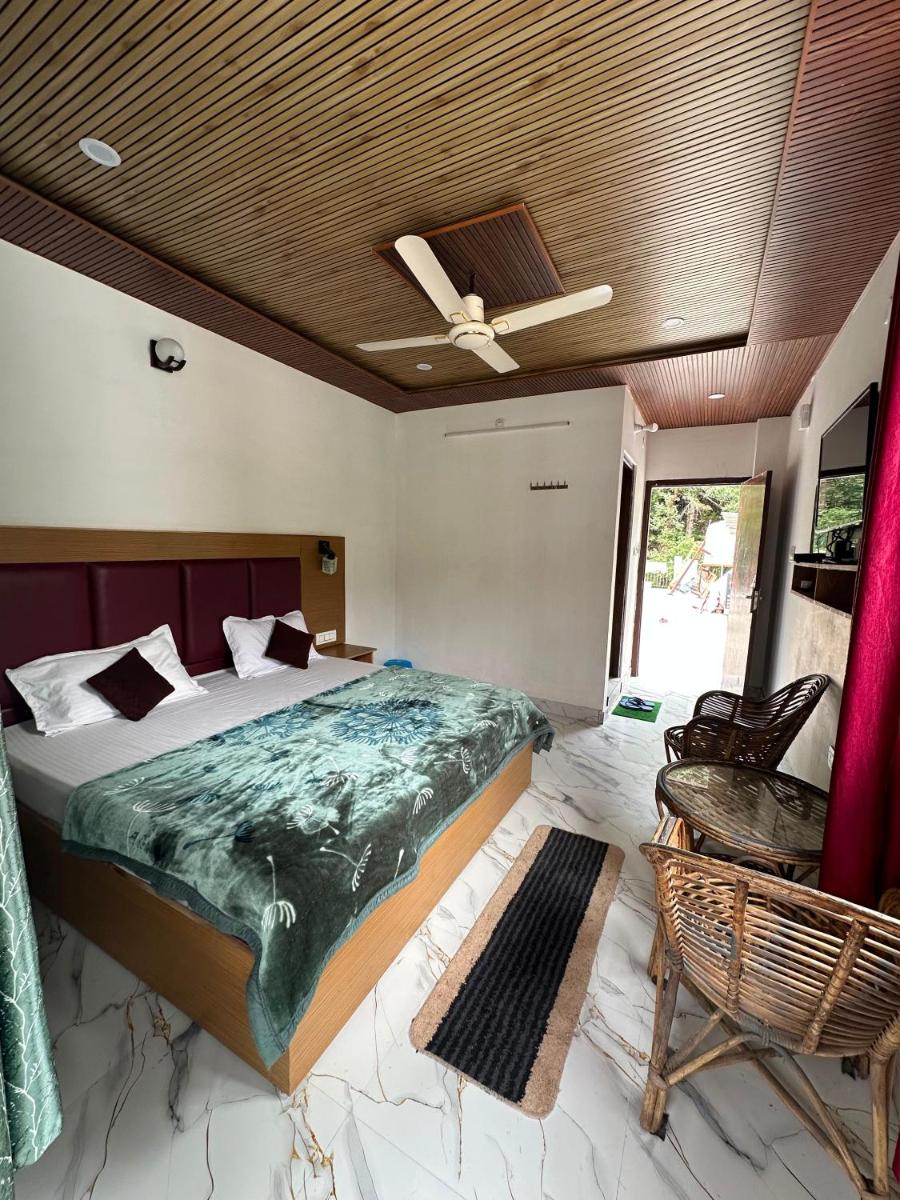 HILL PARADIZÈ restaurant & a peaceful stay! mostly visiting places are near by hotel - Housity
