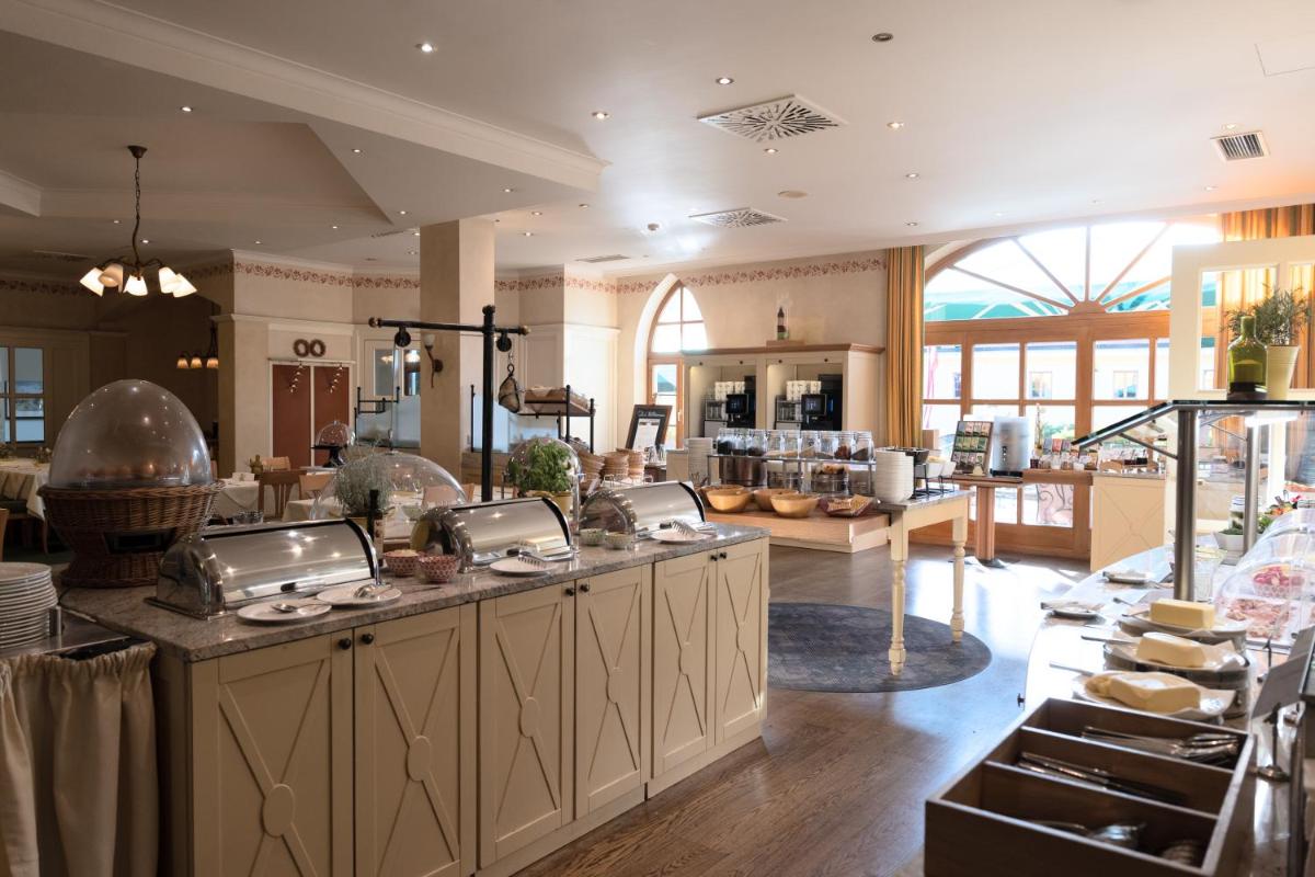 Hotel Althof Retz - Housity