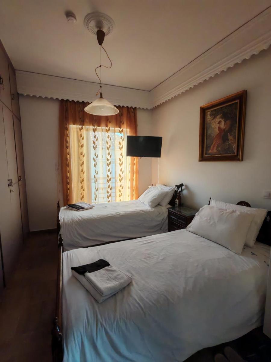 FLAT with Private Rooms - Housity