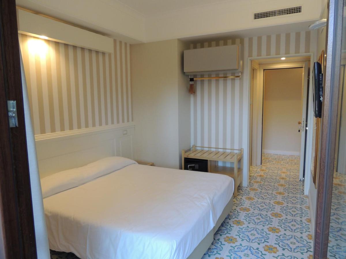Hotel Zeus - Housity
