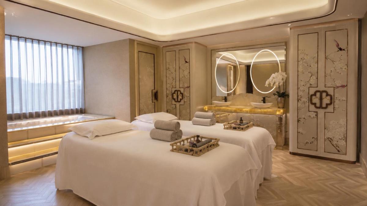 Trans Hotel Jakarta - Housity
