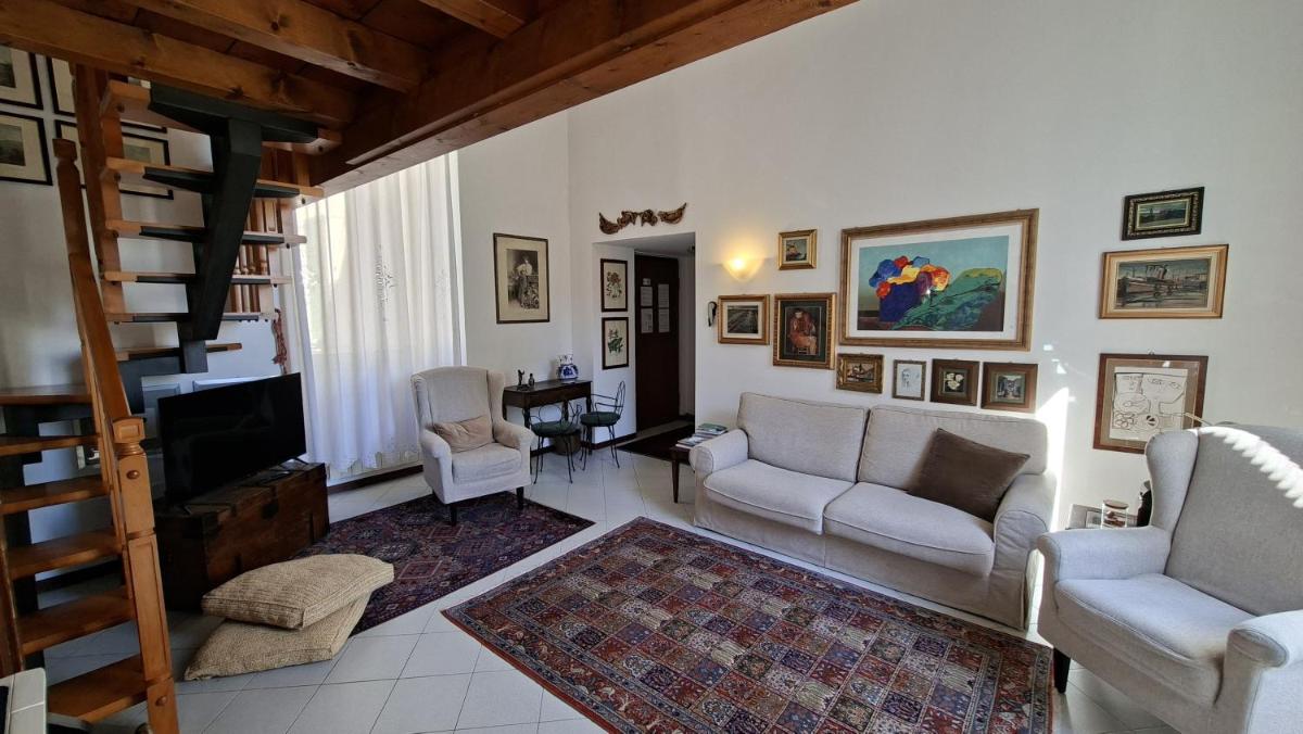 Mari House Belgirate - Housity