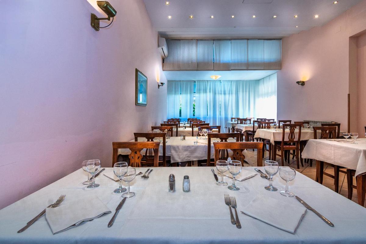 Hotel Ambasciatori - Housity