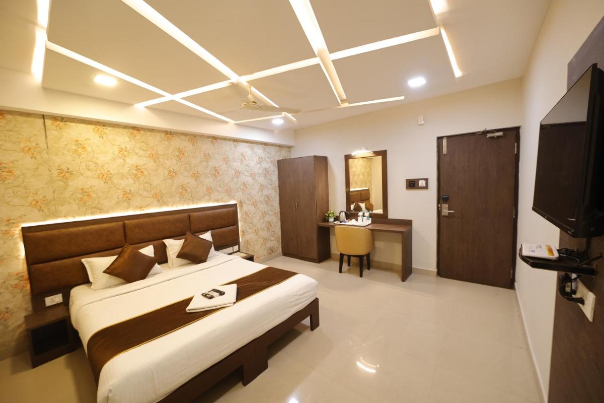 Pine Tree Signature - Housity