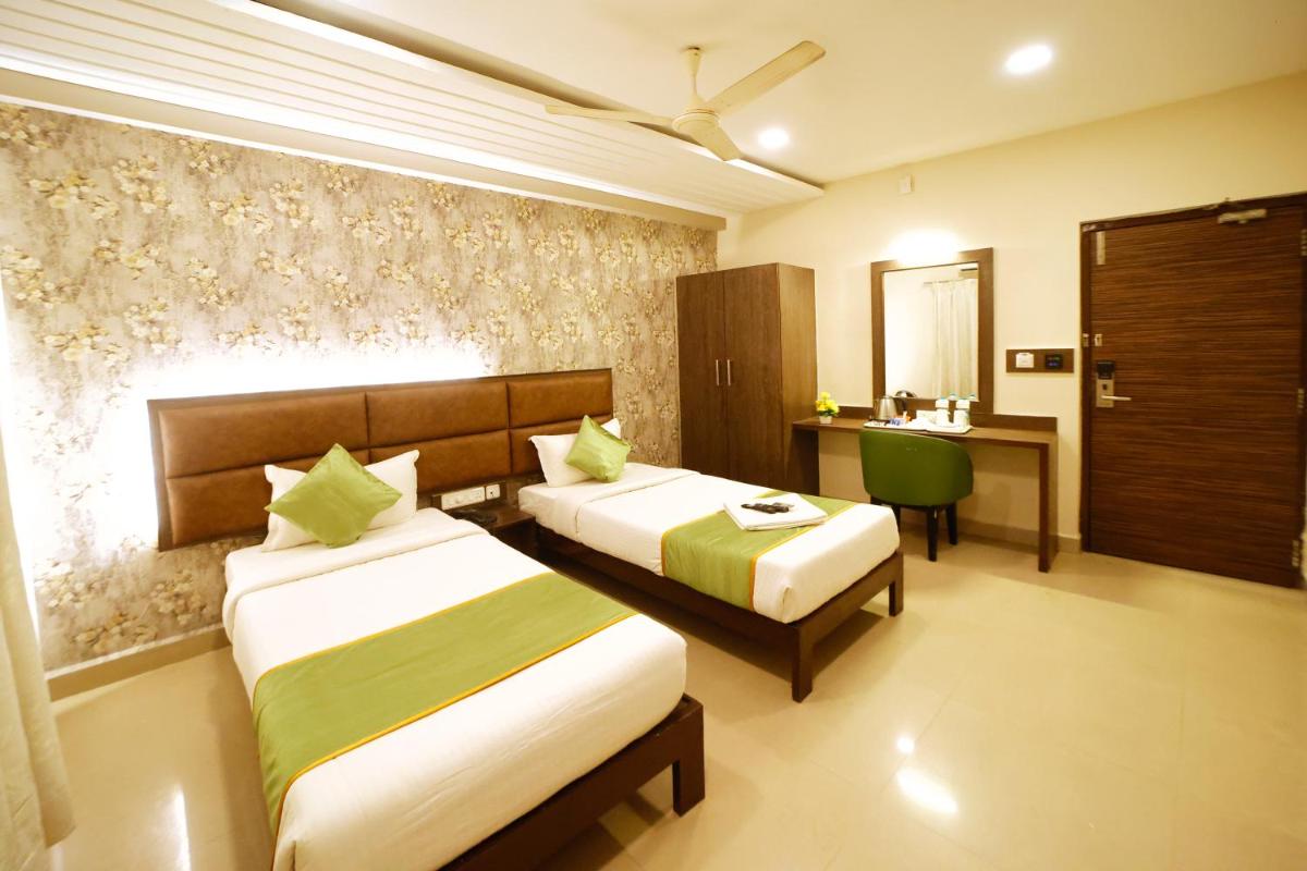 Pine Tree Signature - Housity