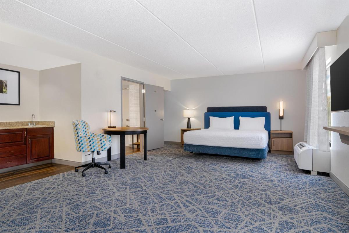 Hampton Inn and Suites of Lamar - Housity