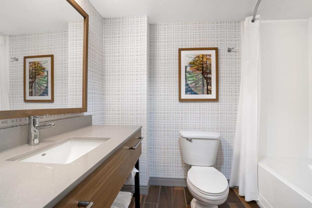 Hampton Inn and Suites of Lamar - Housity