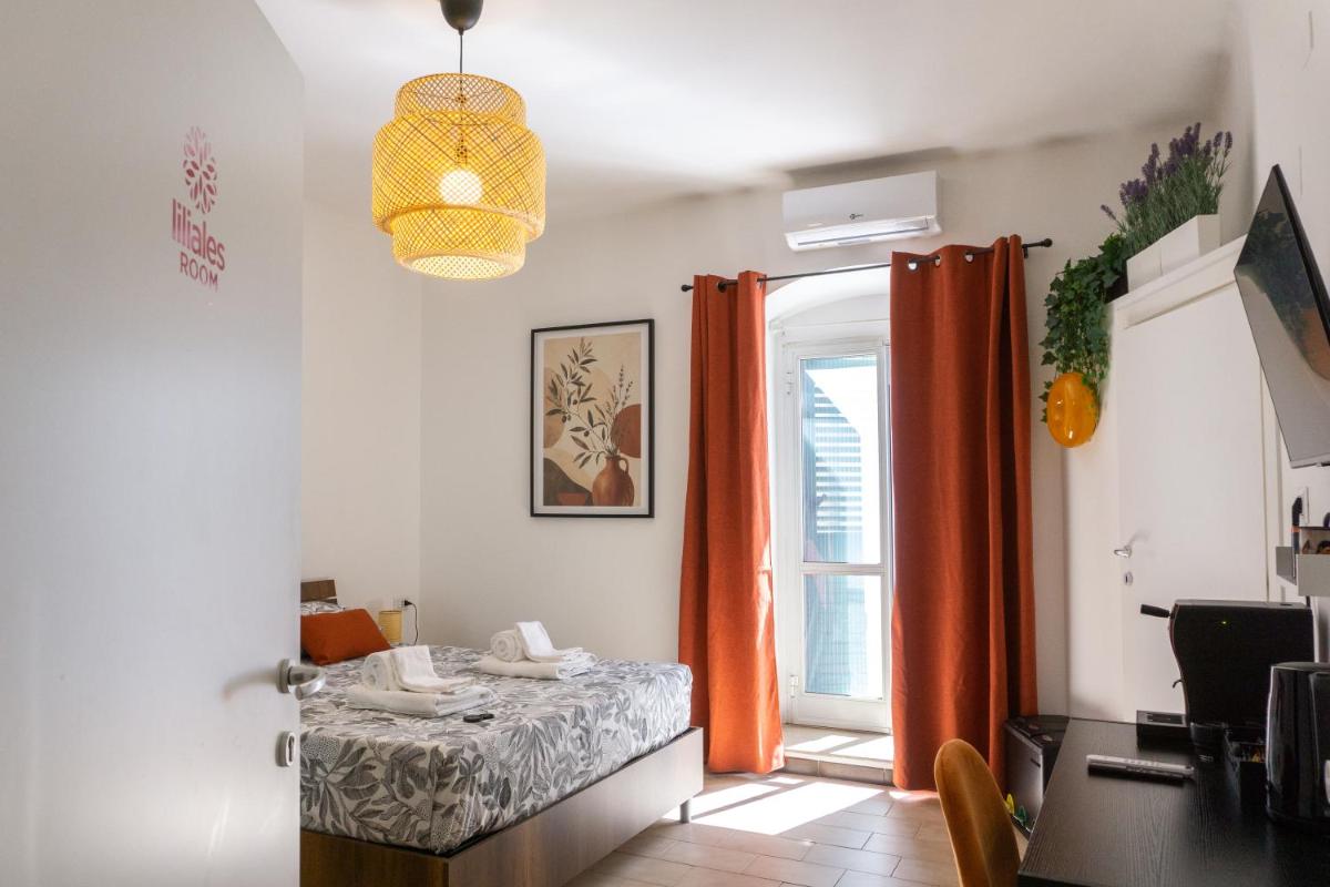 Room in Bloom Bed and Breakfast - Housity