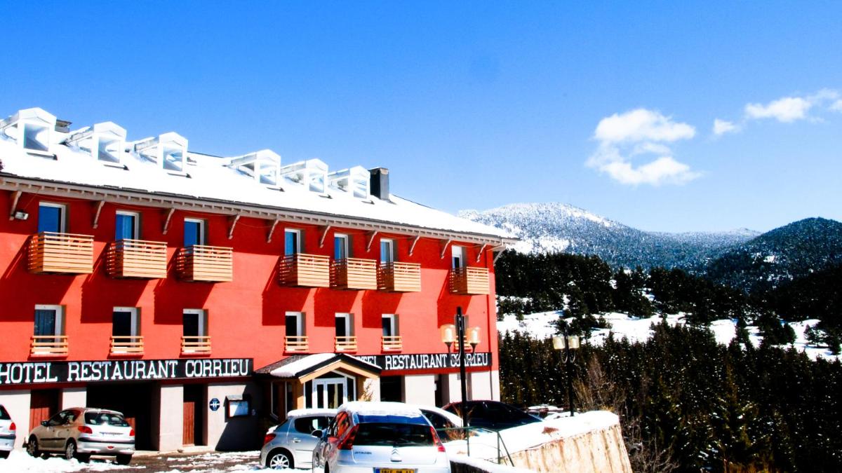 Vue générale sur la montagne ou vue sur la montagne depuis l'hôtel
