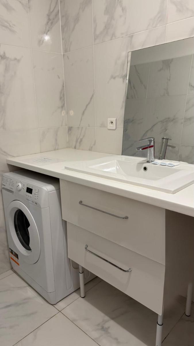 Hotel Le Bleu Marine - Housity