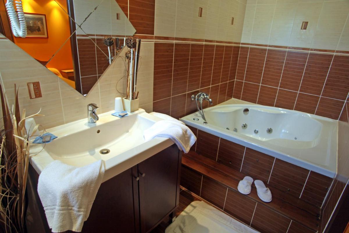 Hôtel restaurant Mon Auberge - Housity