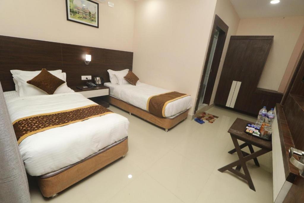 Hotel Gajur Palace - Housity