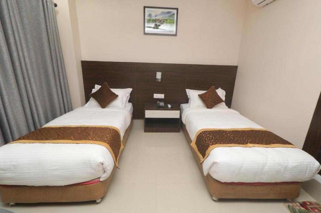 Hotel Gajur Palace - Housity