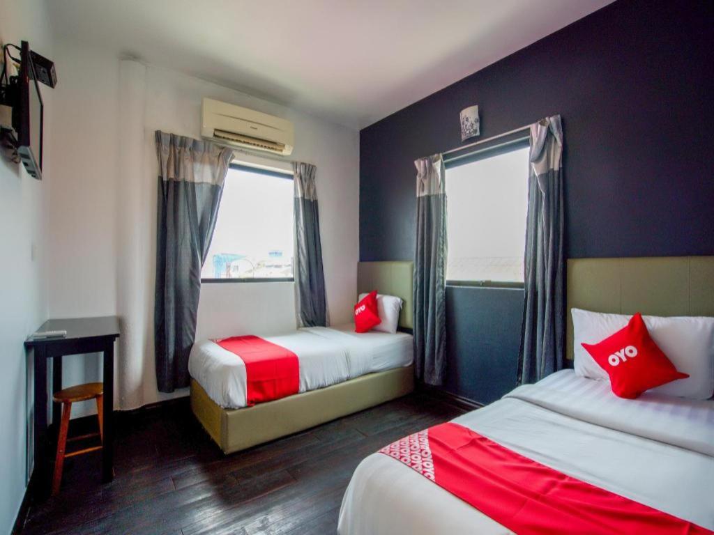 OYO 89895 Senses Budget Hotel - Housity