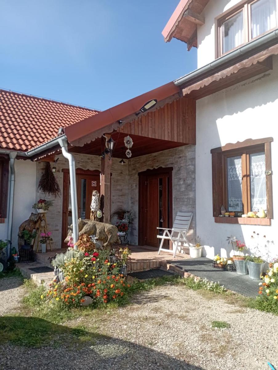 Gospodarstwo Agroturystyczne Kaprys - Housity