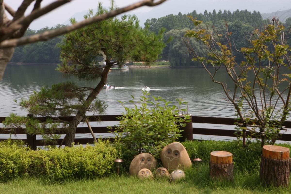 Moonlight Blue Pension - Housity