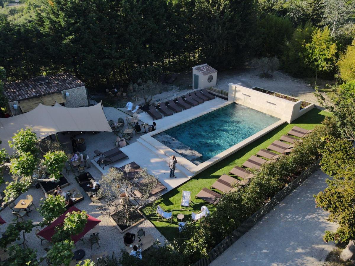Domaine des Grès Luberon - Hôtel 4 étoiles - Restaurant Sous les Platanes - Restaurant 901 côté piscine - Housity